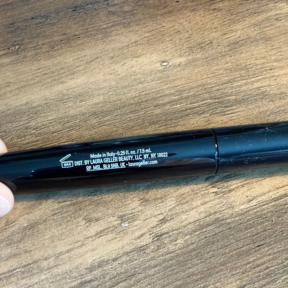 Laura Geller GlamLASH Dramatic Volumizing Mascara - Black
